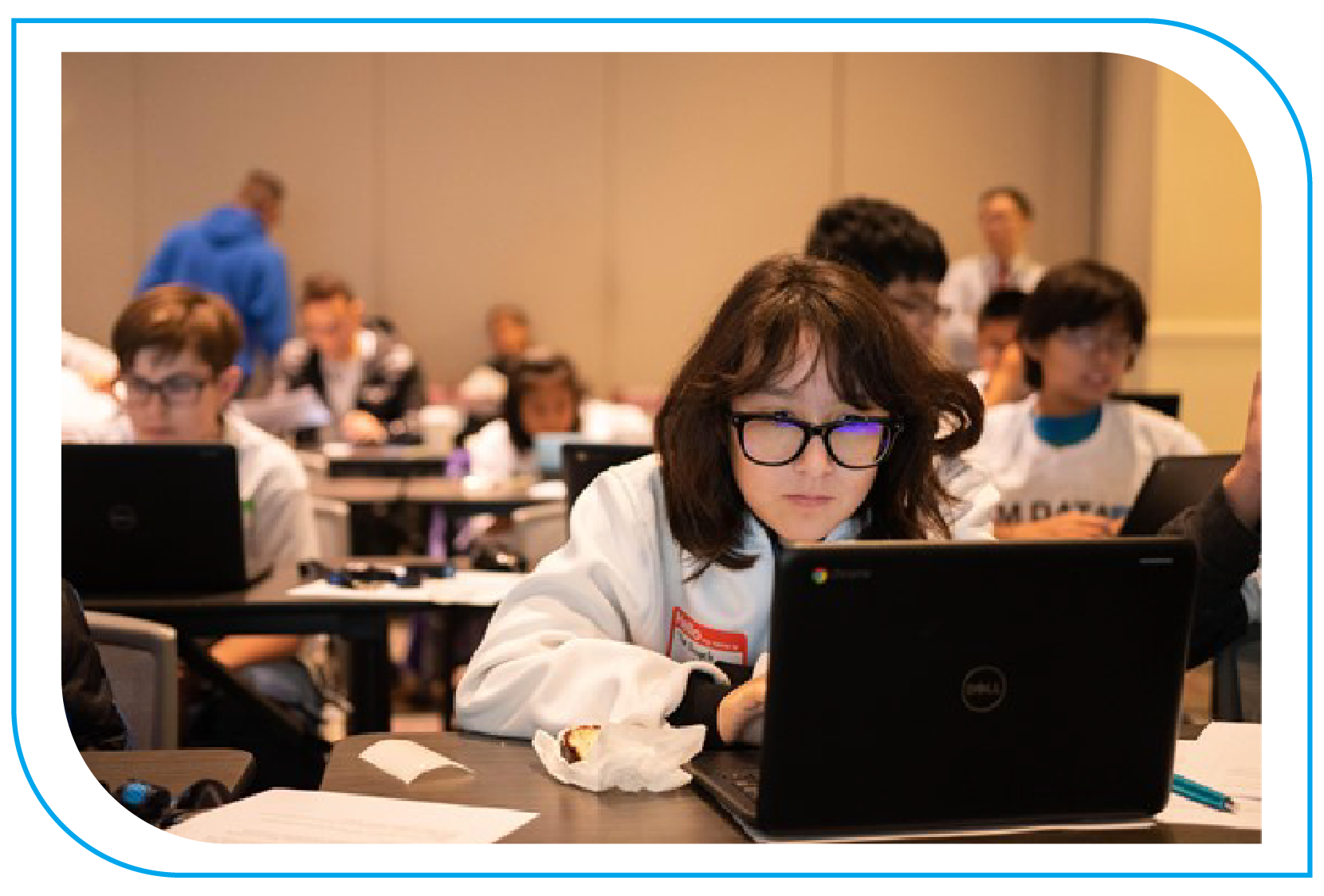 girl on laptop